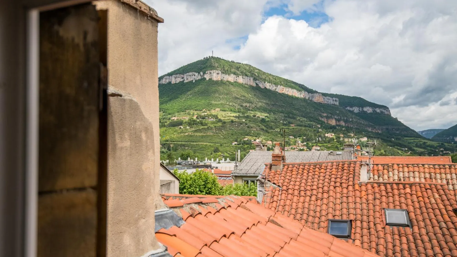 La Bellevue En Plein Du Coeur Centre-Ville Avec Wifi Millau Lejlighed